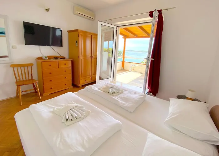 Marcelina Hvar * Hvar Town